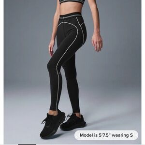 ALO AIRBRUSH HIGH-WAIST HEART THROB LEGGING - SIZE M